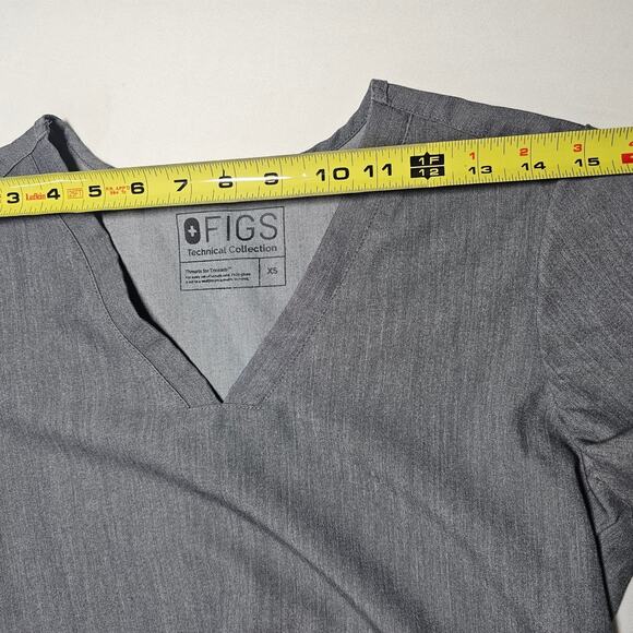FIGS Casma Three-Pocket Scrub Top Graphite Gray Women's XS - Picture 9 of 11